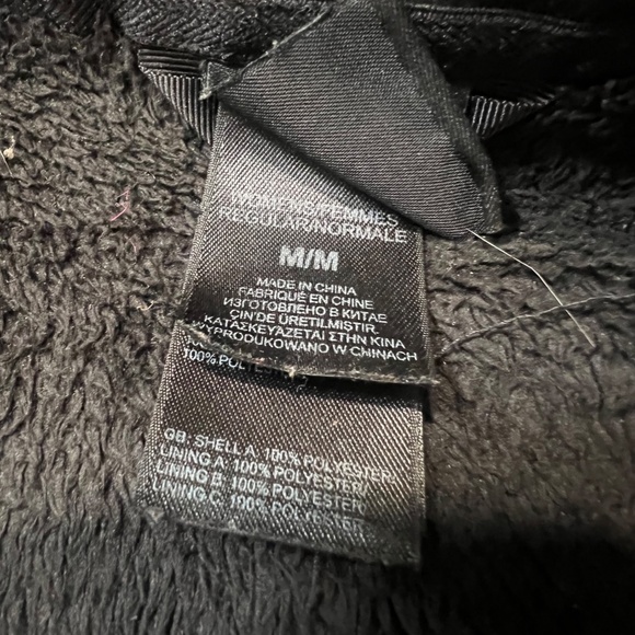 The North Face Women's Osito Fleece jacket, Black, Size Medium, Soft, Warm - Picture 8 of 10